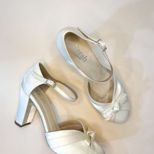 Modelo Boneca - laço